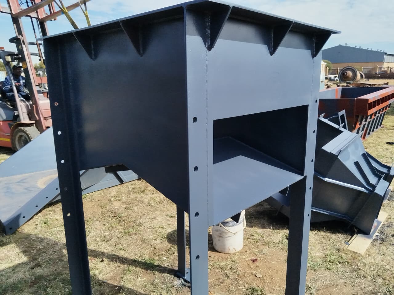 Diverter bin fabrication